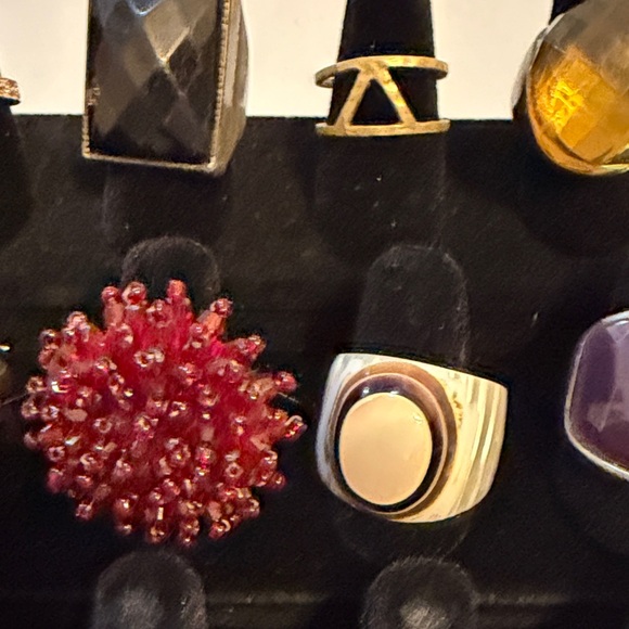 Elegant Assorted Rings Collection - Picture 6 of 7